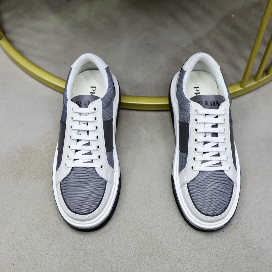 Ex-factory price: 680💰Top original order Brand: PRADA (Prada) Standard code: Men's size 38/44 (45 can be customized) Grade: Same as the official website Material: Original cowhide stitched with imported cloth, cowhide lining, original combination of two-color wear-resistant soft outsole Style category: casual sports version, young fashion, European and American trend, British style Color: actual picture color